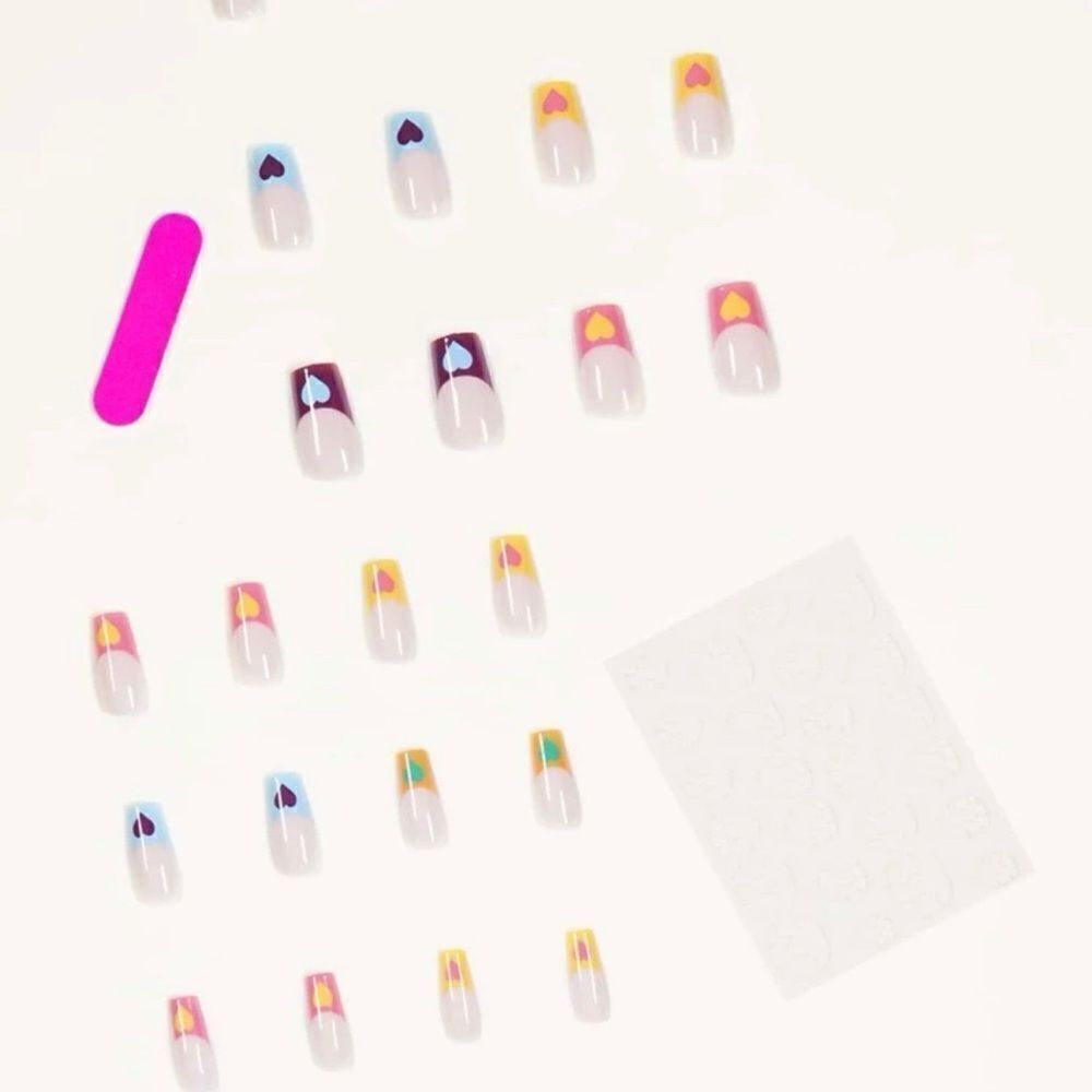 Adorable press-on nails - Picture 5 of 5